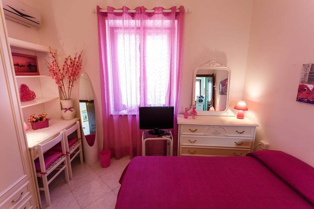 L'Aurora Viola Bed & Breakfast Carbonia Exterior photo